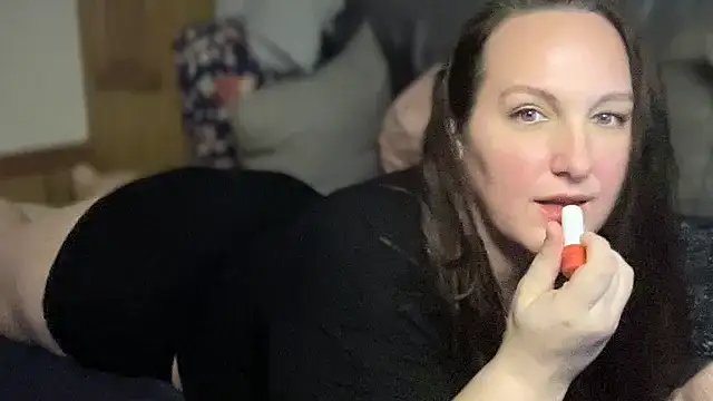 Snapshot of Just_Trudy chatting on 11.06.25 Just Trudy online show from 11.06.25