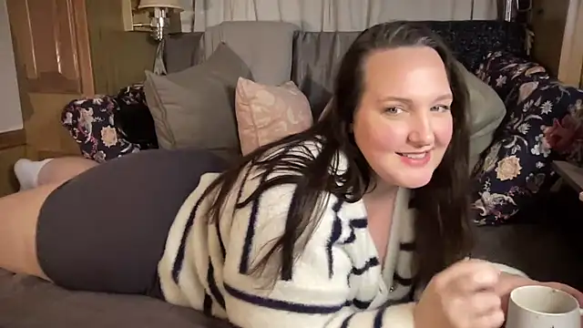 Snapshot of Just_Trudy chatting on 12.13.25 Just Trudy online show from 12.13.25