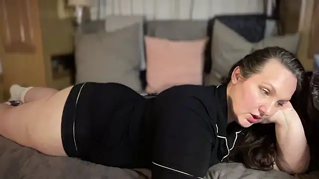 Snapshot of Just_Trudy chatting on 01.11.26 Just Trudy online show from 01.11.26