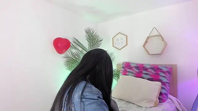 Hadid Jimenez  online show from 02.20.26