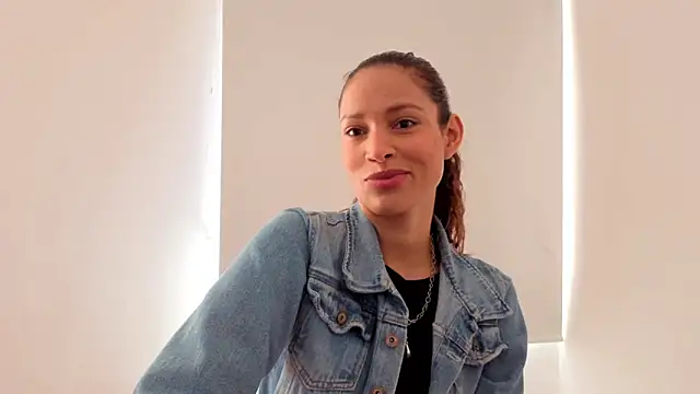 SofiaDelicia online show from 12.21.25