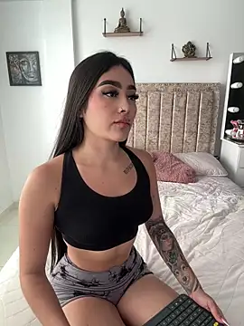 EmiilyEvans  online show from 09.23.25