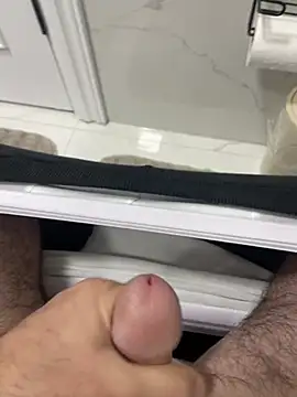 Snapshot of Heros2000 chatting on 01.19.26 Heros2000 online show from 01.19.26