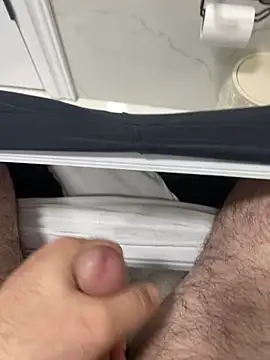 Snapshot of Heros2000 chatting on 04.02.26 Heros2000 online show from 04.02.26