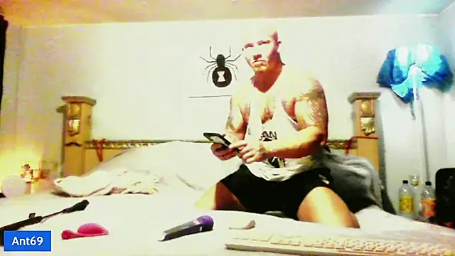 Snapshot of AntMeich6969 chatting on 10.06.25 AntMeich6969 online show from 10.06.25