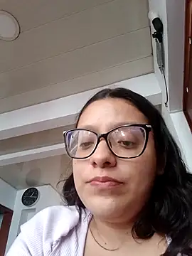 Snapshot of Vanesitacooper chatting on 10.11.25 Vanesitacooper online show from 10.11.25