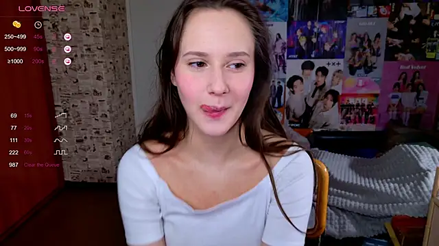 LucyRose3 online show from 11.04.25