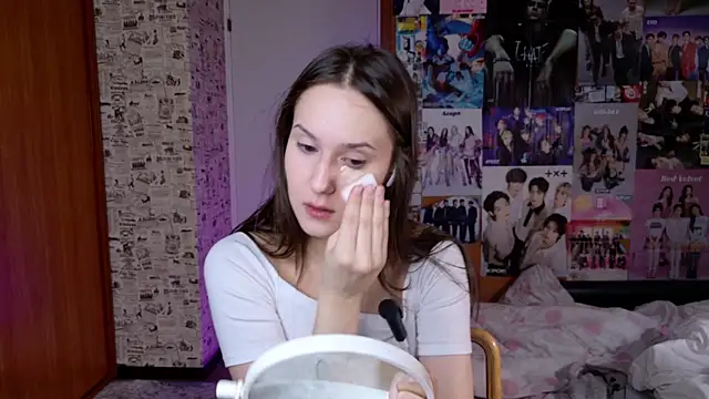 LucyRose3 online show from 12.17.25