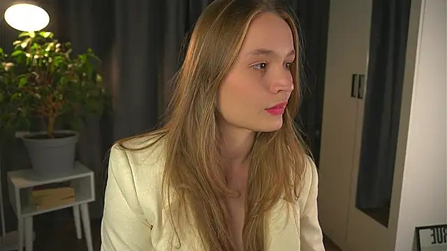 lisa schiele online show from 10.03.25