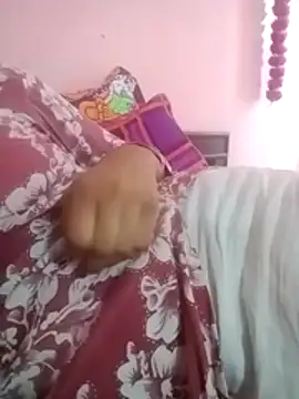Snapshot of Mynidhiji chatting on 04.05.26 Mynidhiji online show from 04.05.26