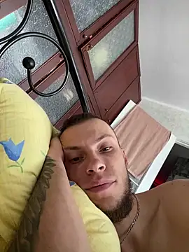 Snapshot of PUER4IK chatting on 09.22.25 PUER4IK online show from 09.22.25