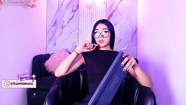 Snapshot of Mhiaa_Sweet chatting on 04.27.26 Mhiaa Sweet online show from 04.27.26