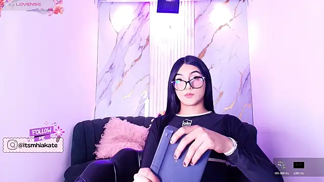 Snapshot of Mhiaa_Sweet chatting on 04.28.26 Mhiaa Sweet online show from 04.28.26