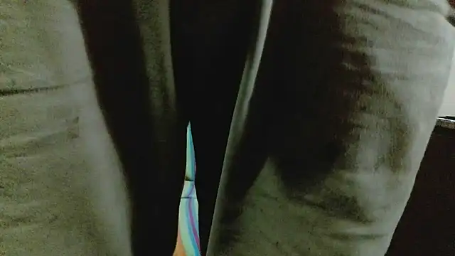 EYEzIAM online show from 04.04.26