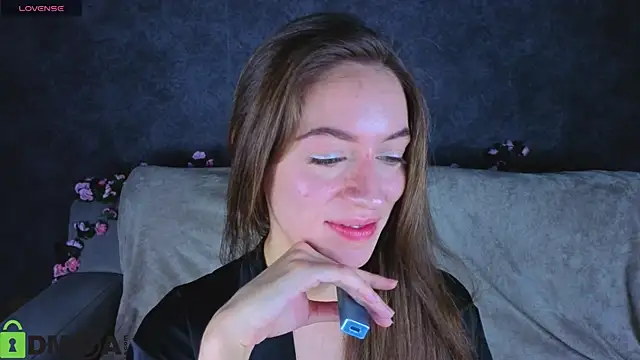 Agnes Wells online show from 11.18.25