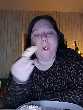 Feuchtekitty92xh online show from 12.19.25