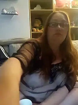Snapshot of Luscious-LucyXX chatting on 05.09.26 Luscious-LucyXX online show from 05.09.26