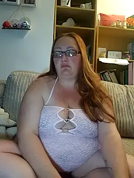 Snapshot of Luscious-LucyXX chatting on 05.21.26 Luscious-LucyXX online show from 05.21.26