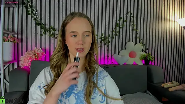 Snapshot of Casey_Sweeet chatting on 03.03.26 Casey Sweeet online show from 03.03.26