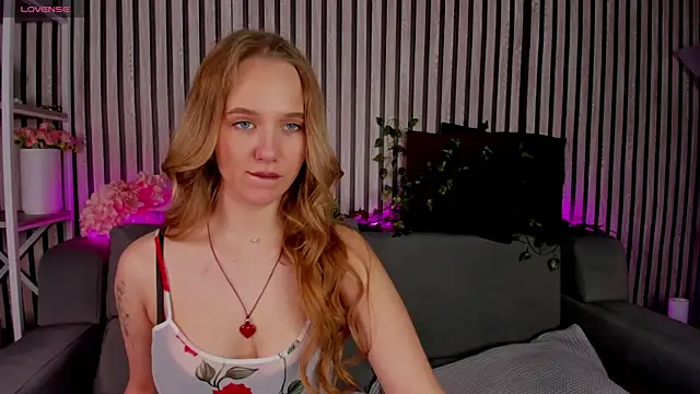 Casey Sweeet online show from 04.04.26