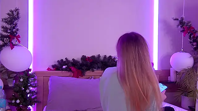 AriWild online show from 12.23.25