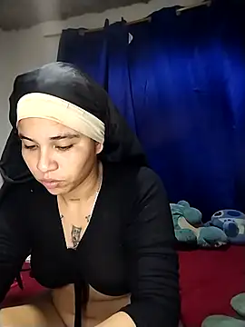 Snapshot of Vale_Nikol21 chatting on 09.29.25 Vale Nikol21 online show from 09.29.25