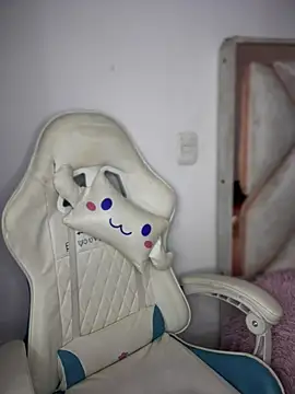 Snapshot of isabela_l chatting on 03.08.26 isabela l online show from 03.08.26