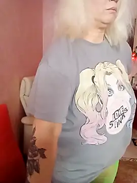 SquirtMilf00 online show from 02.15.26