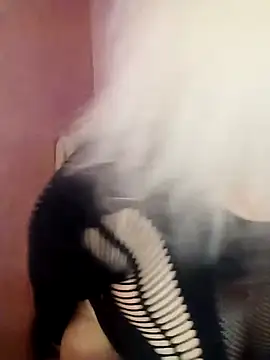 SquirtMilf00 online show from 04.01.26