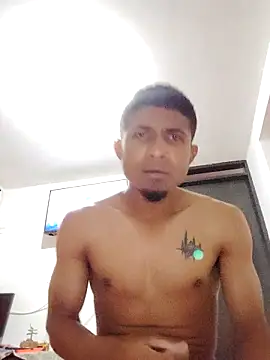 Snapshot of Azatefi chatting on 10.20.25 Azatefi online show from 10.20.25