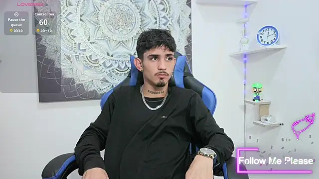 nextboywell1 online show from 04.17.26