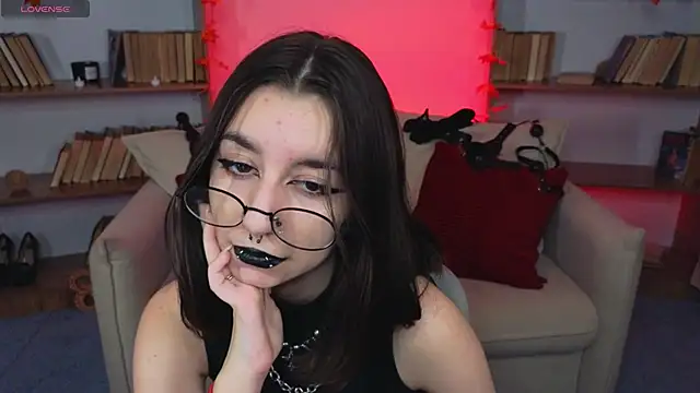 Snapshot of Mistress__Marcelline chatting on 09.18.25 Mistress Marcelline online show from 09.18.25
