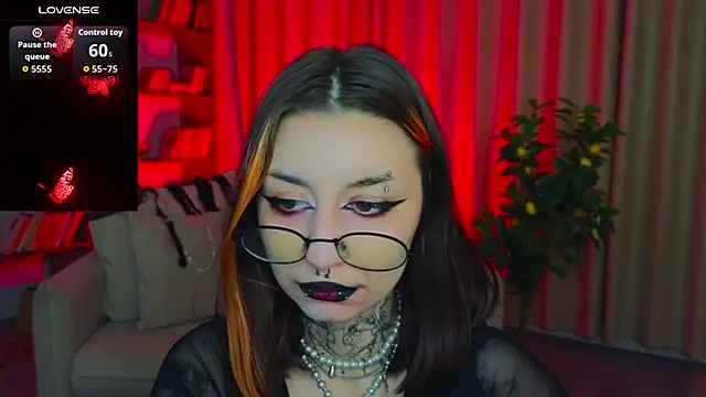 Snapshot of Mistress__Marcelline chatting on 04.25.26 Mistress Marcelline online show from 04.25.26