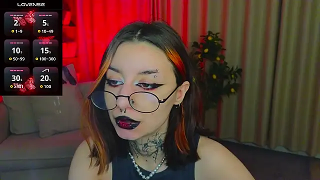 Snapshot of Mistress__Marcelline chatting on 04.27.26 Mistress Marcelline online show from 04.27.26