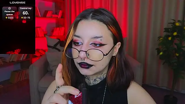 Snapshot of Mistress__Marcelline chatting on 04.29.26 Mistress Marcelline online show from 04.29.26
