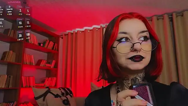 Snapshot of Mistress__Marcelline chatting on 05.12.26 Mistress Marcelline online show from 05.12.26