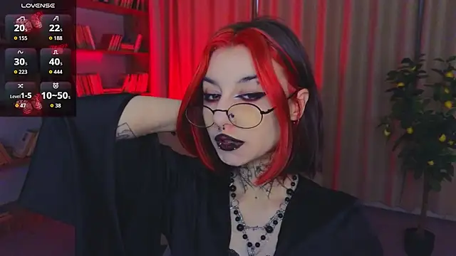 Snapshot of Mistress__Marcelline chatting on 05.15.26 Mistress Marcelline online show from 05.15.26