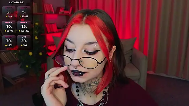 Snapshot of Mistress__Marcelline chatting on 05.21.26 Mistress Marcelline online show from 05.21.26