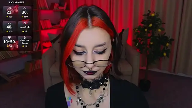 Snapshot of Mistress__Marcelline chatting on 05.27.26 Mistress Marcelline online show from 05.27.26