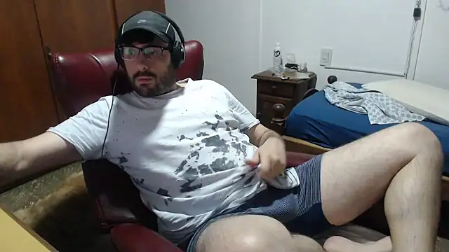 Snapshot of sacoa chatting on 12.18.24 sacoa online show from 12.18.24