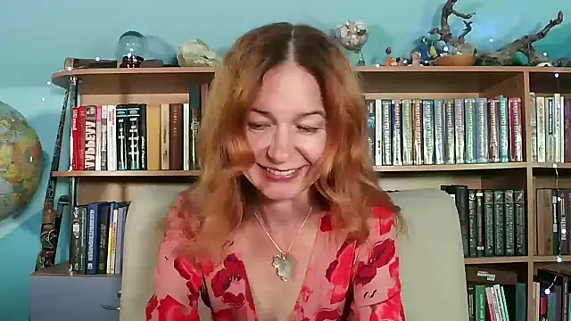 Snapshot of Foxilady357 chatting on 10.02.25 Foxilady357 online show from 10.02.25