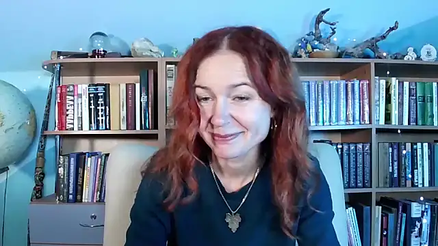 Snapshot of Foxilady357 chatting on 12.16.25 Foxilady357 online show from 12.16.25