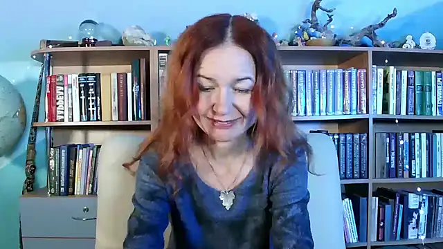 Snapshot of Foxilady357 chatting on 12.20.25 Foxilady357 online show from 12.20.25