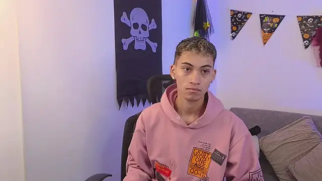 yulian vasquez online show from 10.18.25