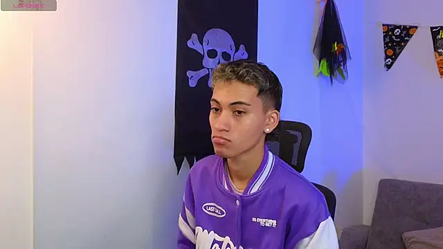 yulian vasquez online show from 10.21.25