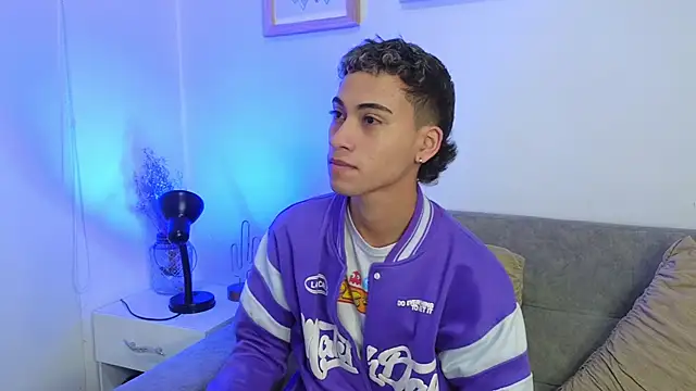 yulian vasquez online show from 12.01.25