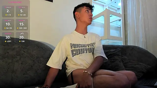 LoganTwink18 online show from 09.13.25