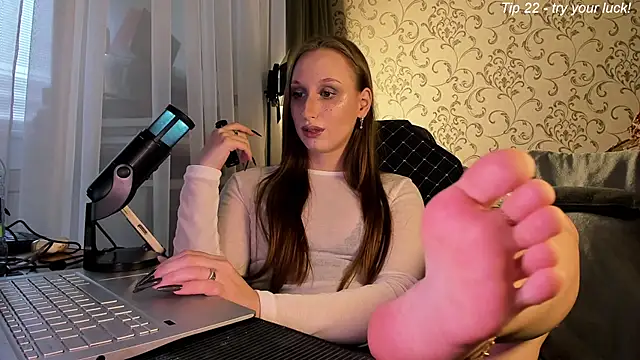 Snapshot of DarcySiren chatting on 04.24.26 DarcySiren online show from 04.24.26