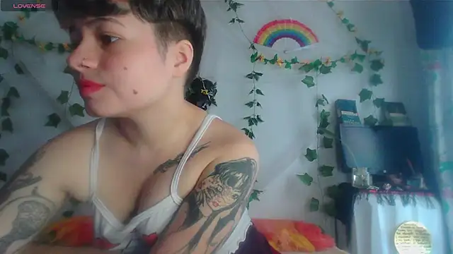 Snapshot of Mitsuha_gate chatting on 02.17.26 Mitsuha gate online show from 02.17.26