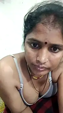 Snapshot of Guriya0076 chatting on 05.17.26 Guriya0076 online show from 05.17.26